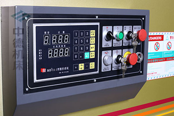 ZDG-832接纳MD11简略单纯数控体系.jpg