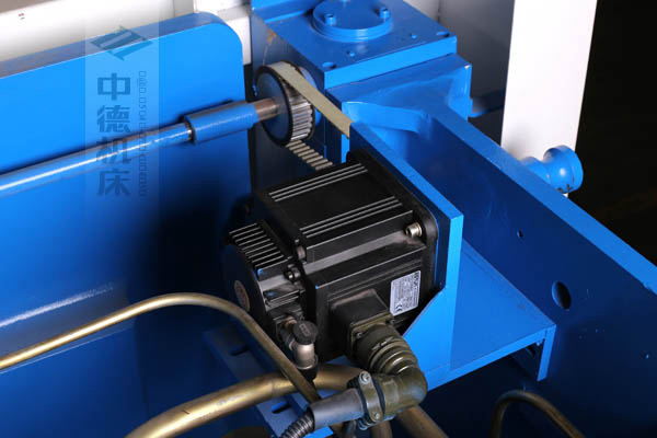 ZDPK-4015配有Y轴伺服定位功效,能切确有用进步Y轴精度,并使任务效力较着进步.jpg ZDPK-4015配有Y轴伺服定位功效,能切确有用进步Y轴精度,并使任务效力较着进步.jpg